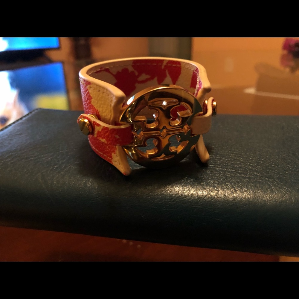 TORY BURCH Orang floral Reva Logo Leather Cuff Bracelet - Picture 4 of 13